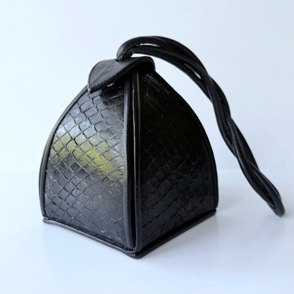 Vintage Handbags - Vintage Sculptural Black Pyramid Exotic Fish Leather Box Handbag / Swing Clutch